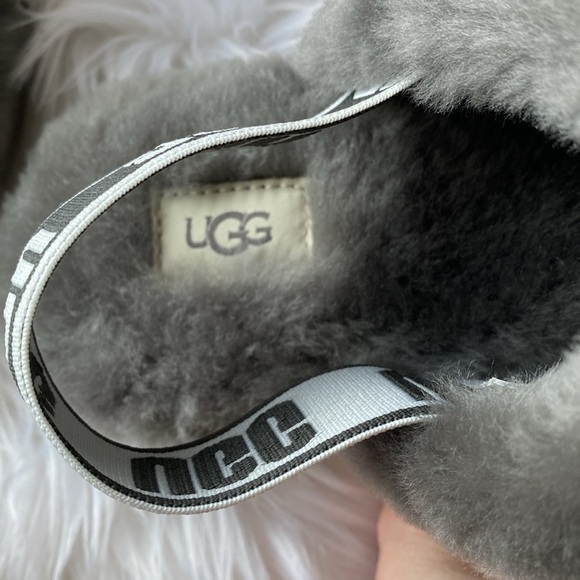 ❄️UGG Fluff Yeah Slide charcoal Kid Sizes 3 & 4 - Picture 6 of 11